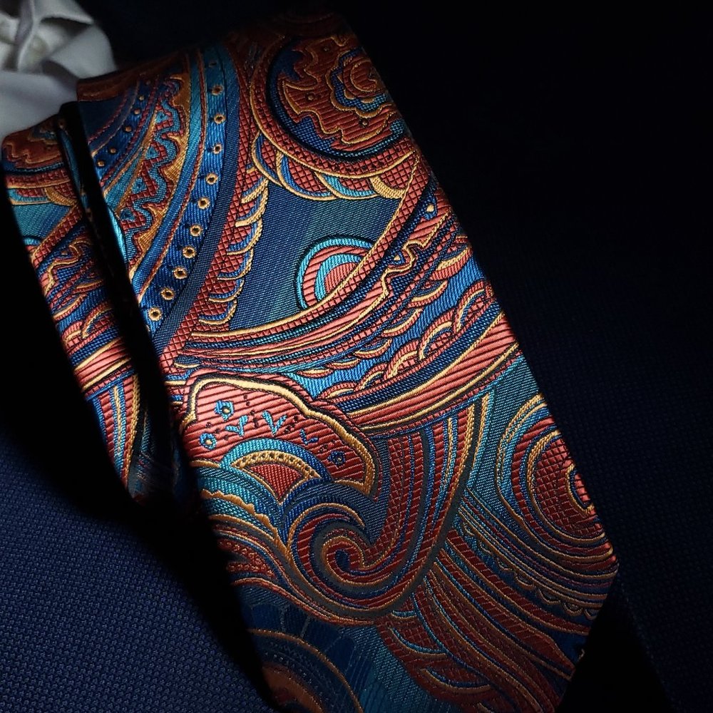 NEW Men's Silk Paisley Tie - Blue and Red